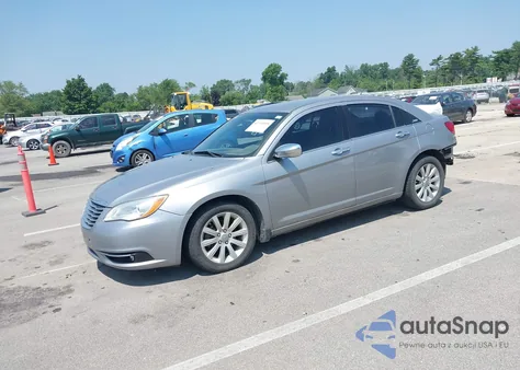 2013 Chrysler 200 Limited из США, поврежденный, VIN 1C3CCBCGXDN602328